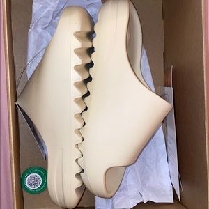 Yeezy Slides Boone color